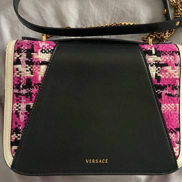 Versace - Picture 2 of 6